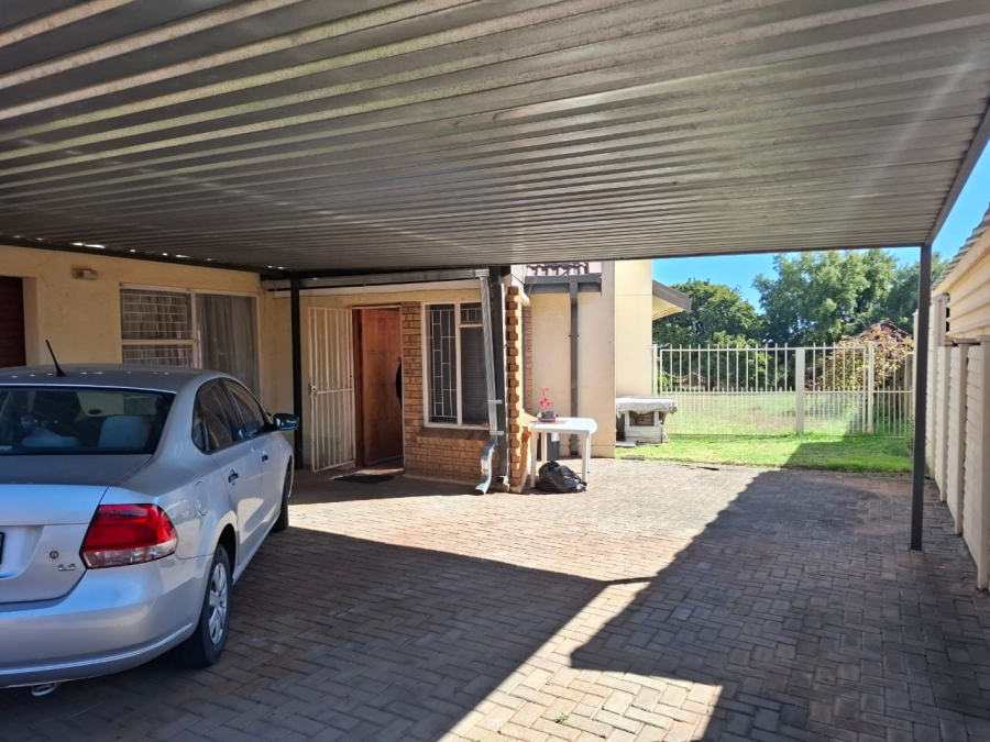3 Bedroom Property for Sale in Universitas Ridge Free State
